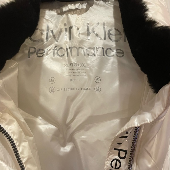 Calvin Klein Performance jacket - Picture 2 of 4